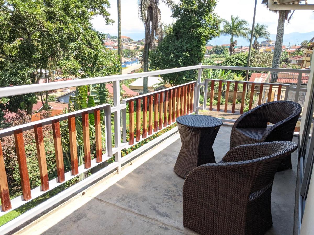 Dutchess Hotel&Restaurant Fort Portal Extérieur photo