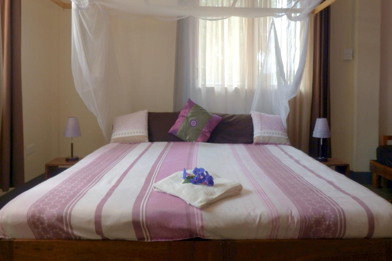 Dutchess Hotel&Restaurant Fort Portal Extérieur photo