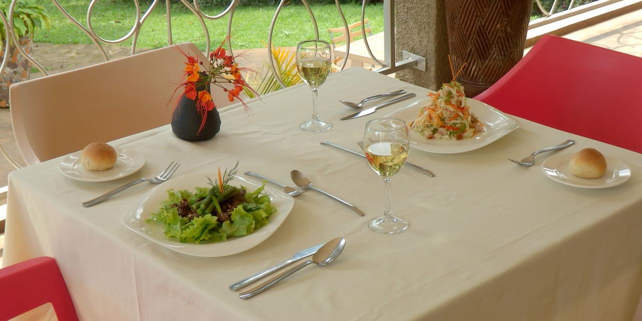 Dutchess Hotel&Restaurant Fort Portal Extérieur photo